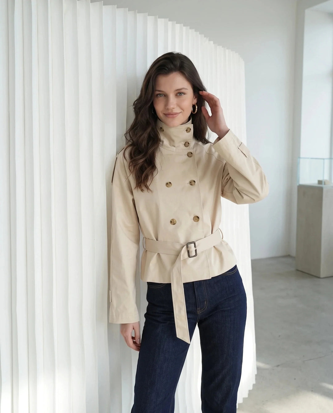 Women's short belted trench jacket with high collar and double-breasted buttons