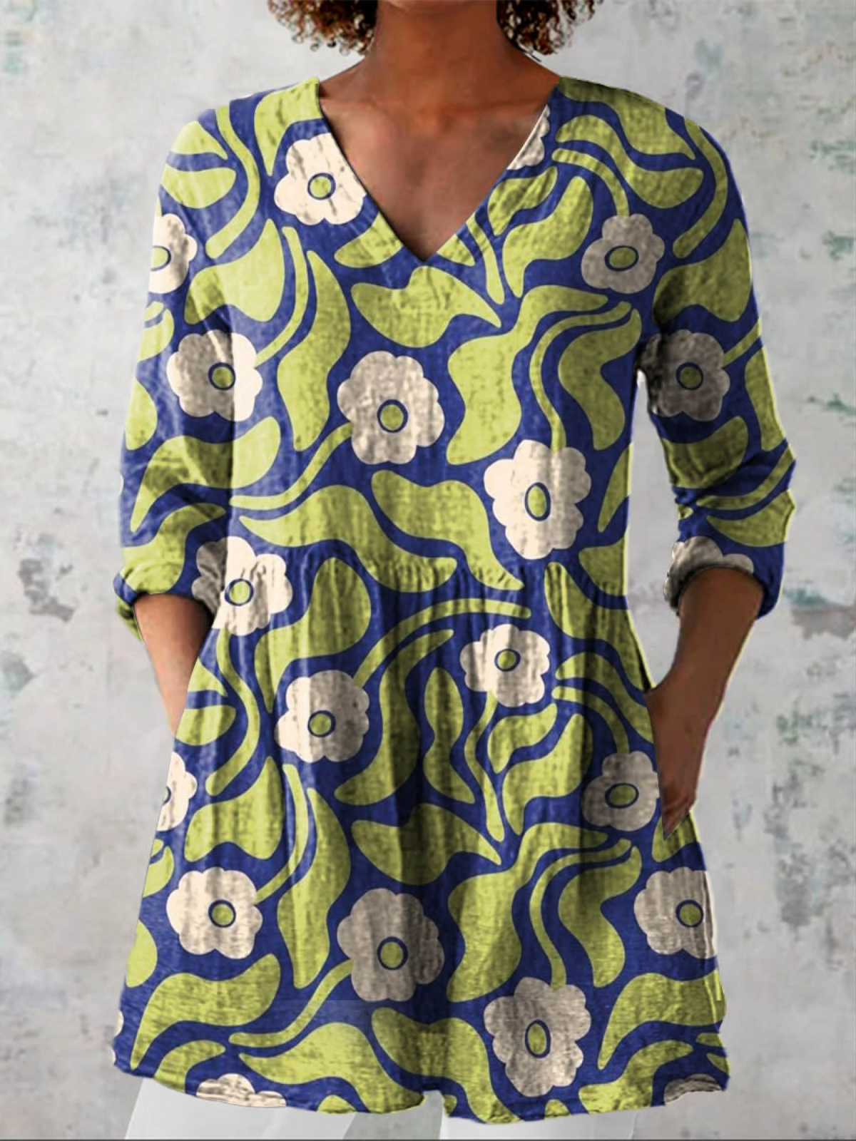 Vera - Flowy V-Neck Blouse