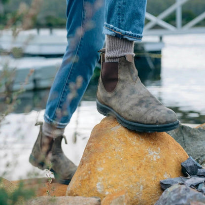 Unisex Chelsea boots with elastic side panels, pull tabs and lugged soles