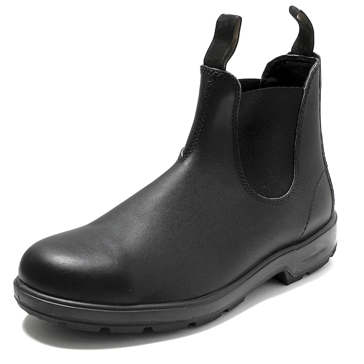 Unisex Chelsea boots with elastic side panels, pull tabs and lugged soles