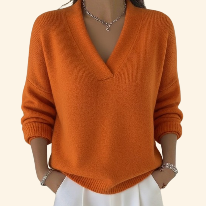 Women's relaxed V-neck ribbed sweater with long sleeves