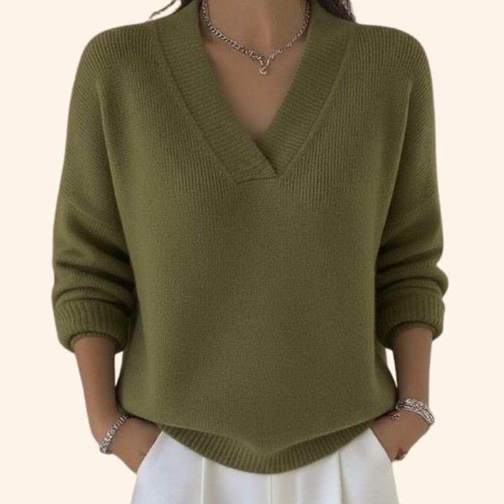 Women's relaxed V-neck ribbed sweater with long sleeves