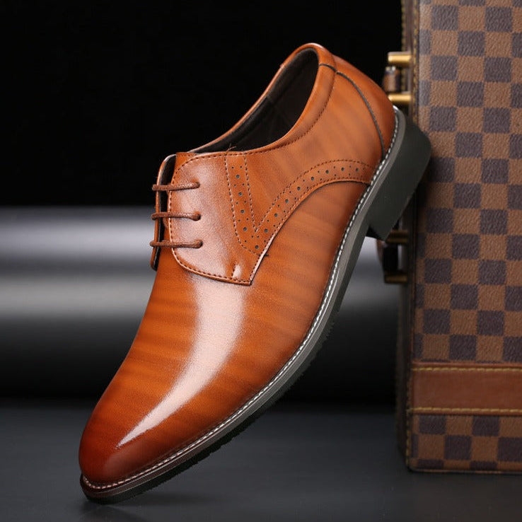 Men's pointed toe lace-up Oxford shoes with polished finish